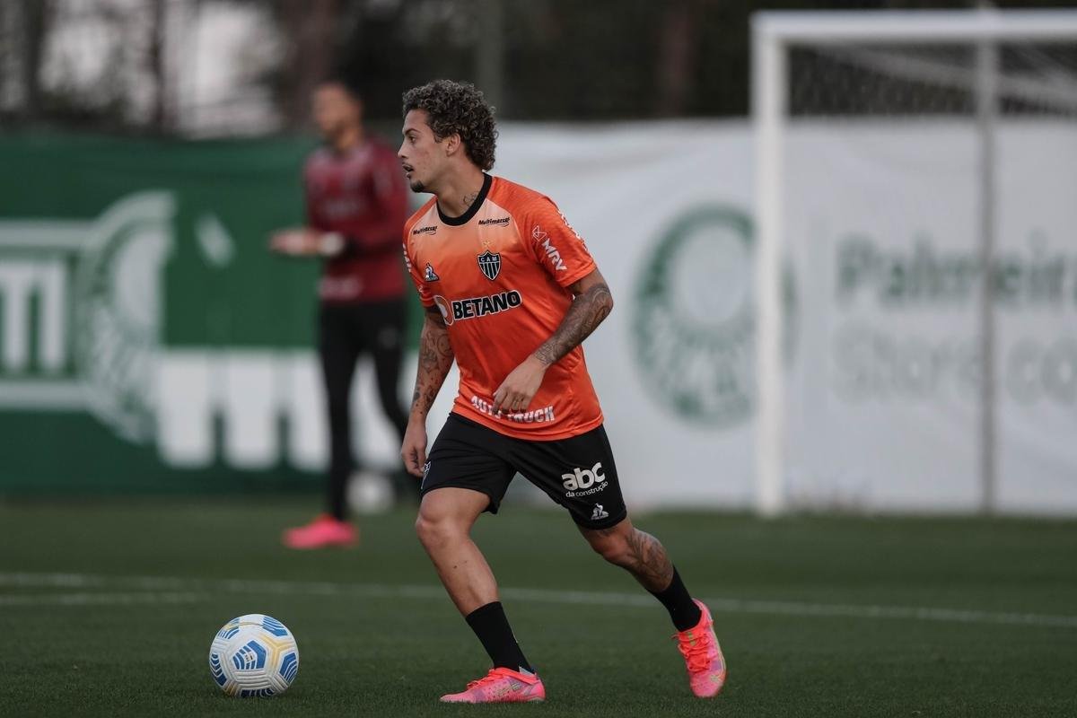 Cuca orientou atividade no CT do Palmeiras, na Barra Funda, em So Paulo 