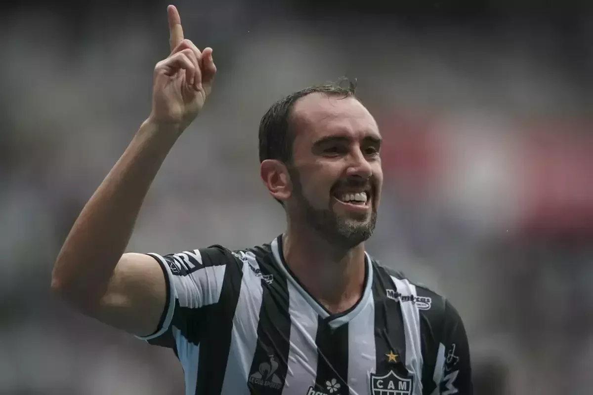 O zagueiro Diego Godn foi anunciado pelo Atltico em janeiro de 2022. Contratado como reforo de peso pelo clube, ele chegou para substituir o paraguaio Junior Alonso, vendido para o Krasnodar, da Rssia. No Galo, o desempenho no foi bom. Rapidamente, perdeu espao na equipe e rescindiu contrato no segundo semestre do mesmo ano. Foram nove jogos e um gol marcado.