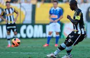 Seedorf arrisca o lanamento na vitria do Botafogo contra o Cruzeiro