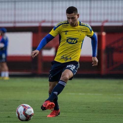 Com atividade no estádio Antônio Accioly, do Atlético-GO, o Cruzeiro encerrou a preparação para enfrentar o Goiás, pela 22ª rodada da Série B. A partida está marcada para 21h30 desta terça-feira, na Serrinha, em Goiânia.