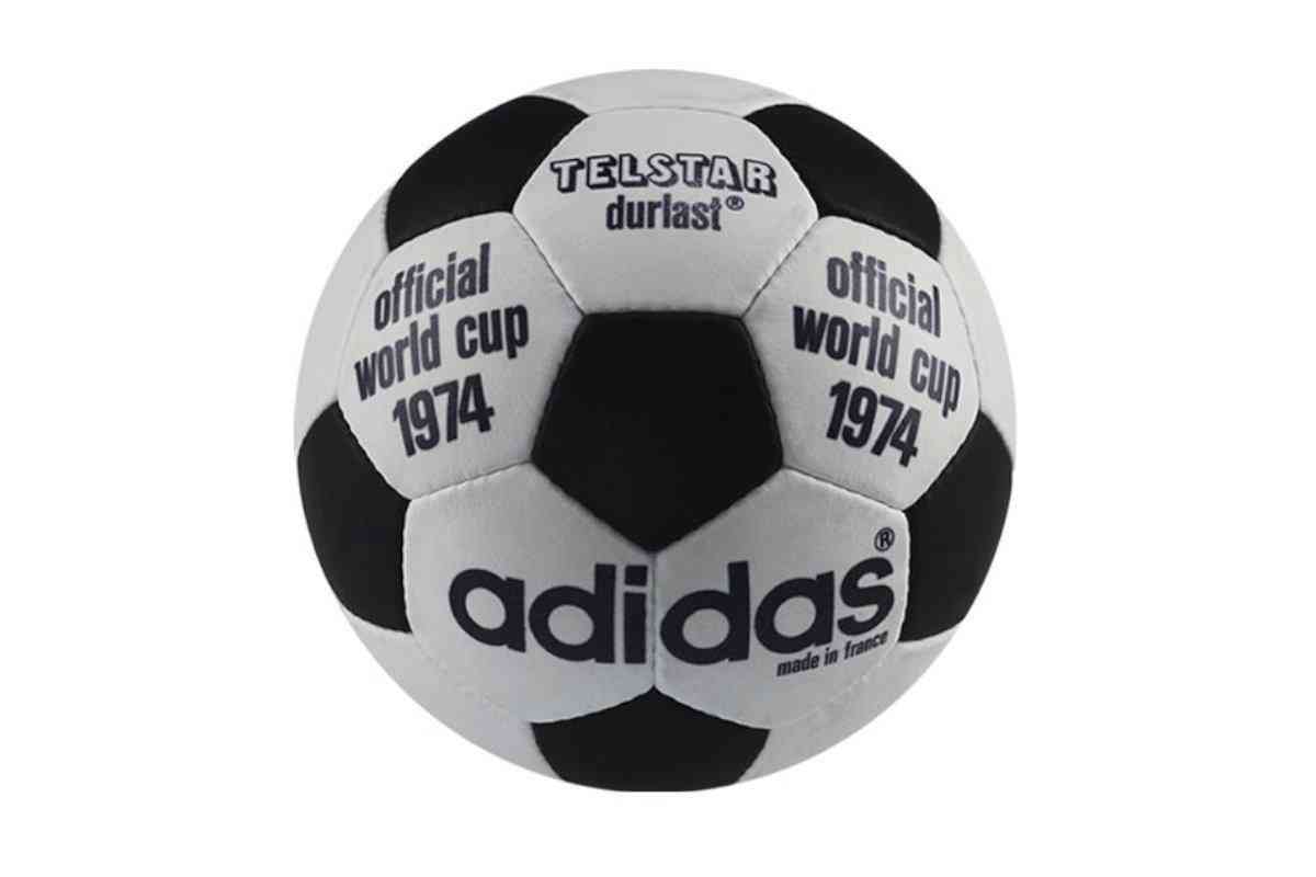 Copa do Mundo FIFA Alemanha Ocidental 1974 Bola Telstar Durlast 