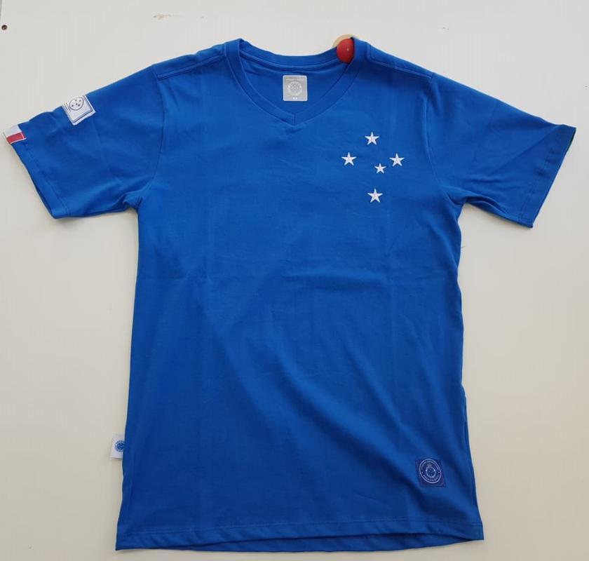 Camisas comemorativas lanadas por marca licenciada pelo Cruzeiro