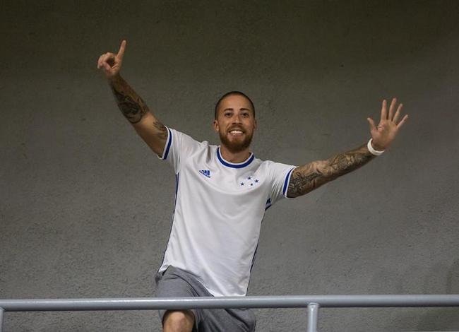 Fotos da torcida do Cruzeiro na partida contra o CSA, nesta quarta-feira (20), no Rei Pel, em Macei. Jogo  vlido pela 19 rodada da Srie B do Campeonato Brasileiro.
