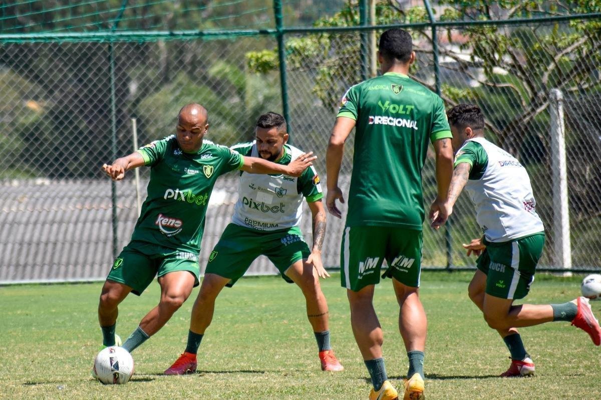 Treino do Amrica no CT Lanna Drumond nesta segunda-feira (24)