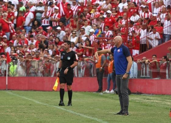 Náutico e Sampaio Corrêa iniciaram a decisão da Série C neste domingo