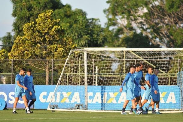 Aps conquistar o Mineiro, jogadores do Cruzeiro voltaram ao trabalho nesta tera-feira