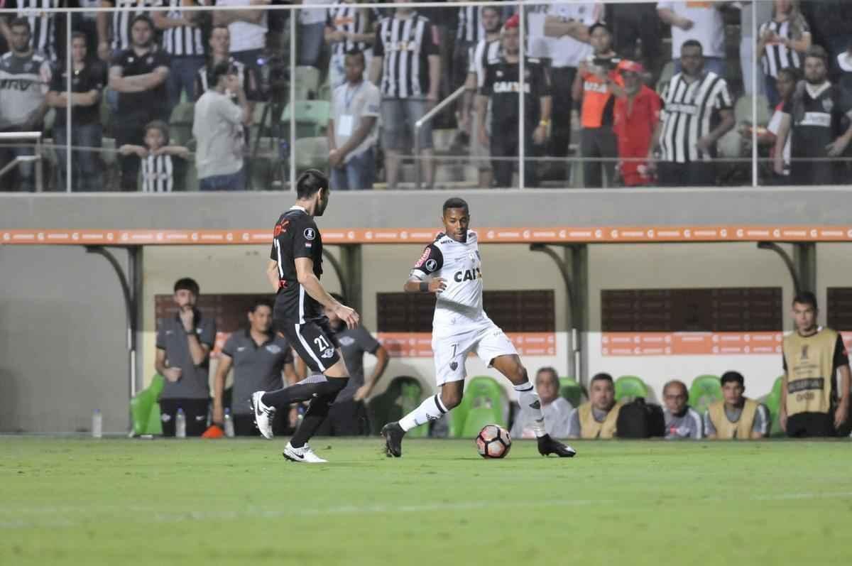Imagens do duelo entre Atltico e Libertad-PAR, no Independncia, pela Copa Libertadores
