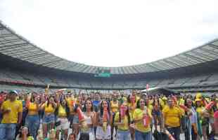 No Mineiro, torcedores assistem ao jogo entre Brasil x Srvia pela Copa do Mundo do Catar