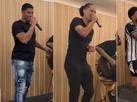 Hulk, Otvio e gringos do Atltico cantam pagode em festa do ttulo; veja