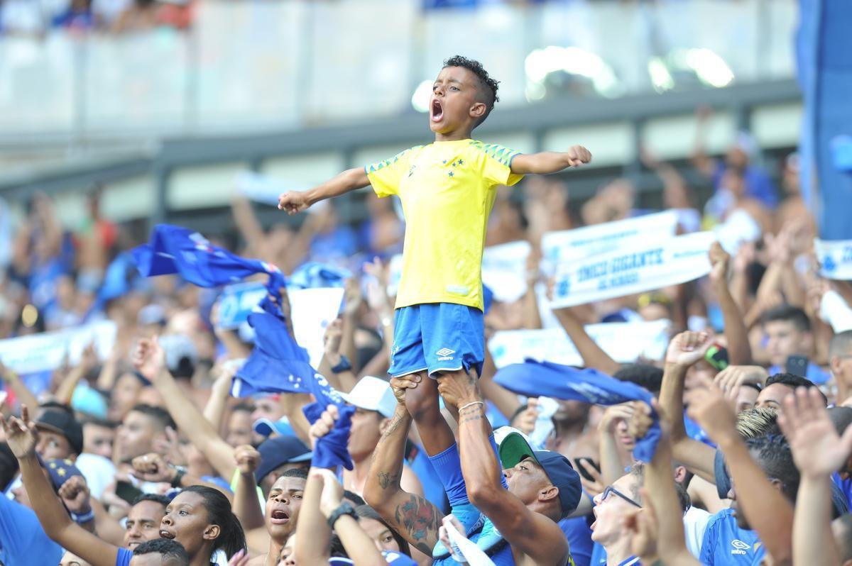 Fotos da torcida do Cruzeiro no clssico contra o Atltico, no Mineiro