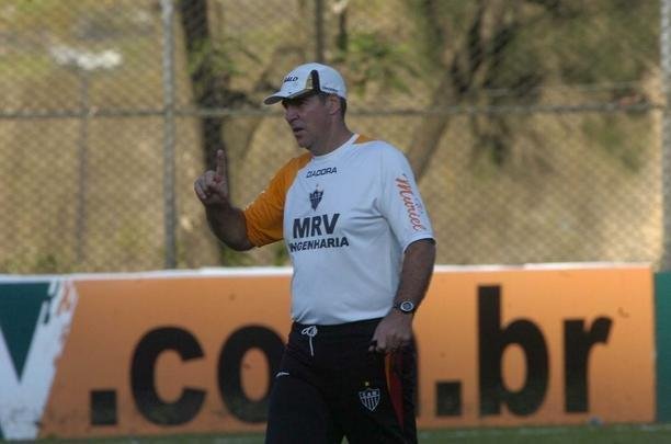 Zetti - Zetti assumiu o Atlético em 2007, após a saída de Levir Culpi. O ex-goleiro ficou pouco tempo no clube. Foram apenas 11 jogos, com três vitórias, quatro empates e quatro derrotas.