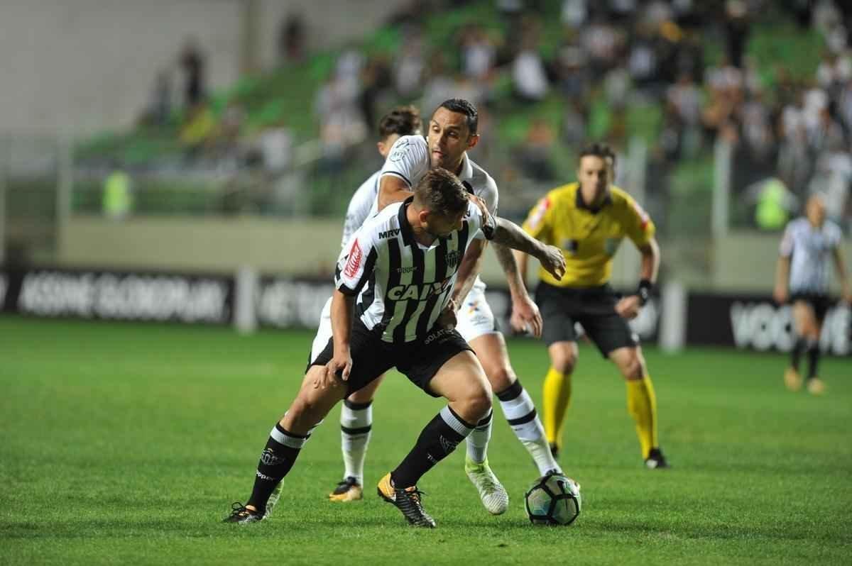 Imagens da partida entre Atltico e Vasco, no Independncia