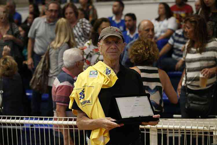 Em abril de 2019, Mrio Marcos Procpio, ex- atleta do Minas e da Seleo Brasileira, foi homenageado pelo clube mineiro