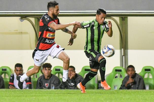 América e Oeste duelaram na noite desta terça-feira, no Independência, em jogo válido pela 11ª rodada da Série B do Campeonato Brasileiro