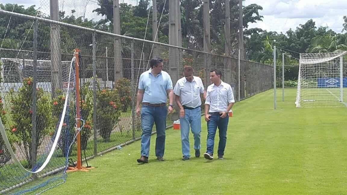 Klauss Cmara acompanhou vitria do Cruzeiro sobre o Arax, por 3 a 0, em jogo-treino na Toca