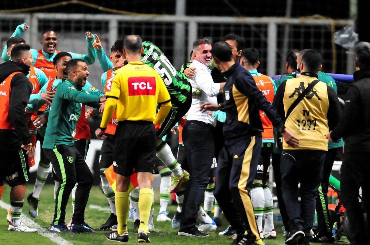 Fotos do jogo entre Amrica e Botafogo, no Independncia, em Belo Horizonte, pela stima rodada do Campeonato Brasileiro