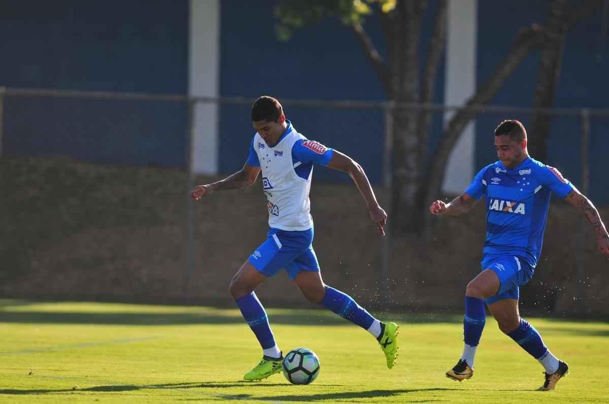 Fotos do treino do Cruzeiro desta sexta-feira, na Toca da Raposa II (Alexandre Guzanshe/EM D.A Press)