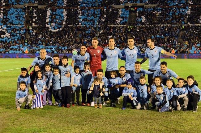 Arrascaeta, do Cruzeiro, marcou primeiro gol do Uruguai em vitria sobre Uzbequisto, em Montevidu
