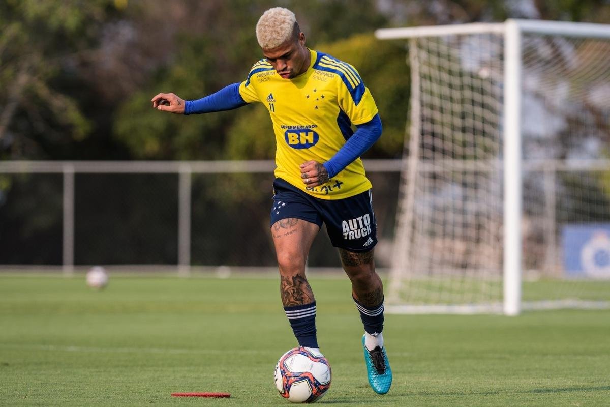 Fotos do treino do Cruzeiro na Toca da Raposa II nesta segunda-feira