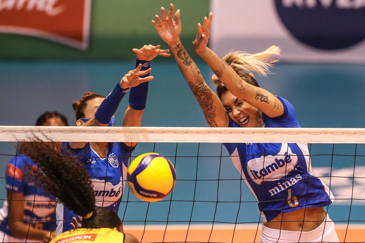 Minas supera o Praia Clube por 3 sets a 2 em Saquarema-RJ, na terceira partida da final, e conquista o tetra da Superliga Feminina.