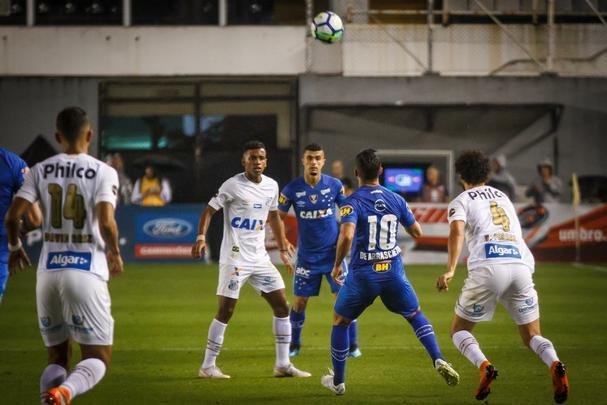 Fotos do jogo entre Santos e Cruzeiro, na Vila Belmiro, pelas quartas de final da Copa do Brasil