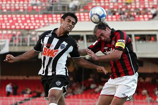 Werley em jogos com a camisa do Atlético