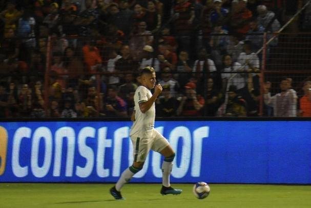 Fotos do duelo entre Sport e Amrica, disputado na Ilha do Retiro, no Recife, pela 23 rodada da Srie B do Brasileiro