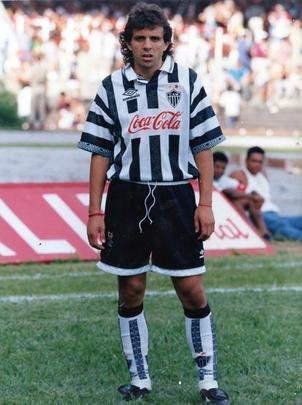 Fernando Rosa foi um lateral-esquerdo uruguaio que, pelo Atltico, teve uma passagem discreta, com apenas 7 jogos nas temporadas de 1993 e 94, sem marcar gols.