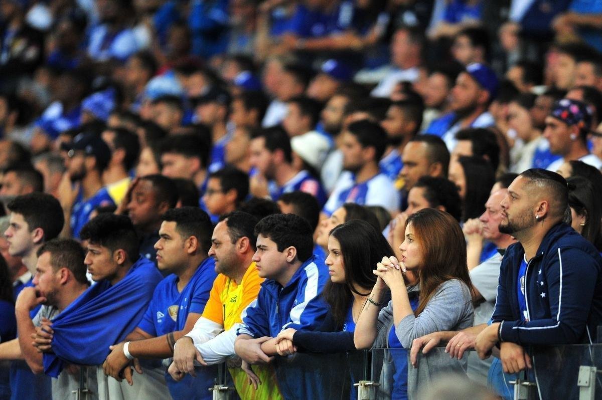 No segundo tempo, Fbio salvou Cruzeiro em dois lances, aos 25 e aos 26. Mas, aos 30, Edenlson marcou o gol do Internacional, em rebote de falta cobrada por Paolo Guerrero. 