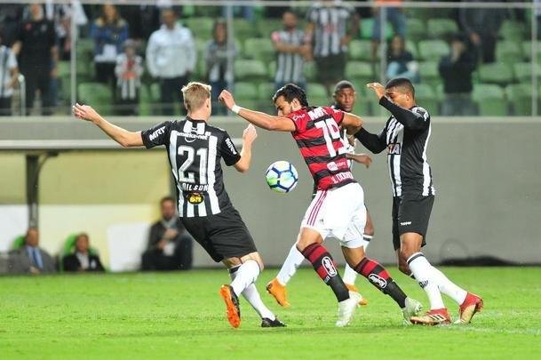 Fotos do primeiro tempo do duelo entre Atltico e Flamengo, no Independncia, pelo Brasileiro