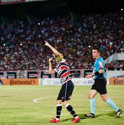 Comemoração do gol de Pipico, após cobrança de pênalti no segundo tempo