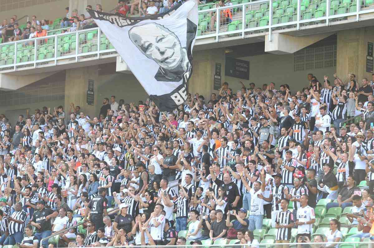 Torcida do Galo presente no Horto para duelo contra o Palmeiras, pelo Campeonato Brasileiro