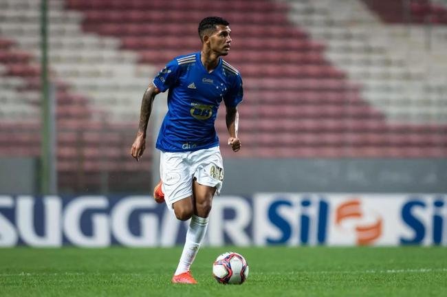 Em 2021, o atacante Dudu jogou oito partidas pelo Cruzeiro. Nesta temporada, ele foi emprestado pelo Primavera-SP ao Barra, de Santa Catarina.