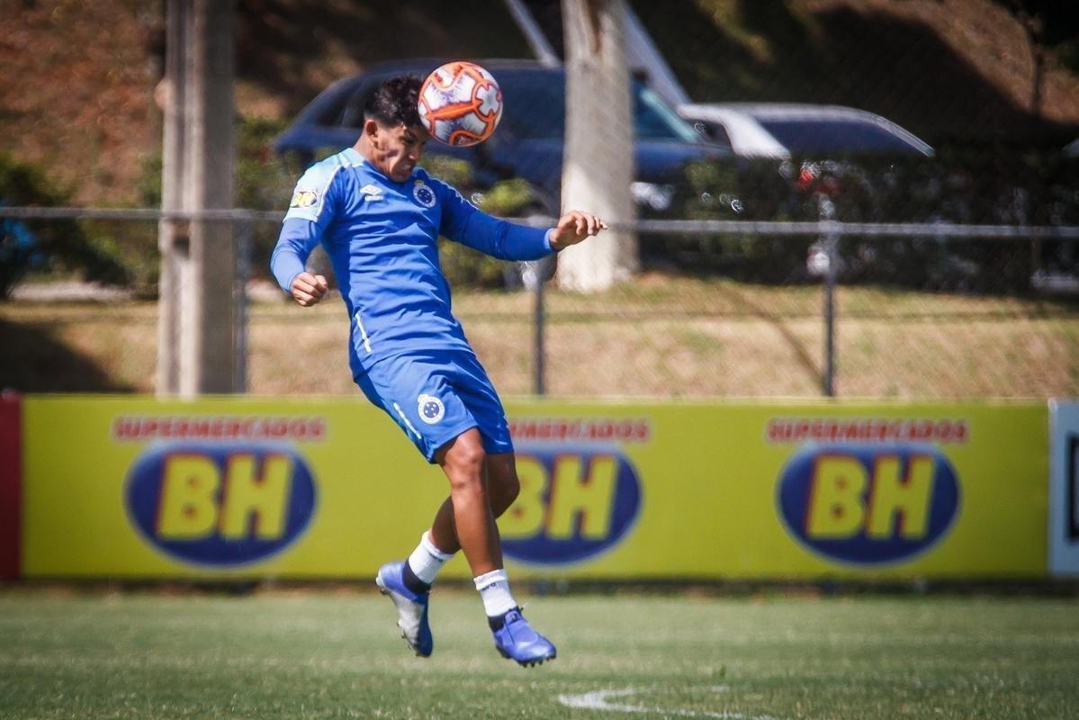 Cruzeiro treinou na manh desta sexta-feira (01/02), na Toca da Raposa II