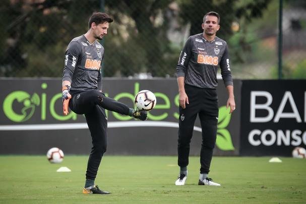 Em busca de reação na Libertadores, Atlético treinou na tarde deste domingo, na Cidade do Galo, antes de viagem para Montevidéu, local da partida contra Nacional