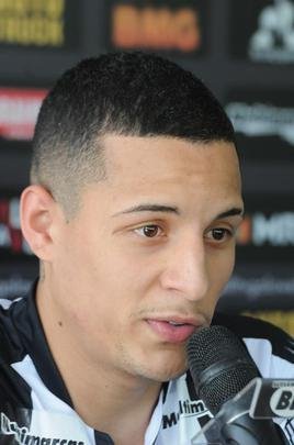 Fotos da apresentao do lateral-esquerdo Guilherme Arana ao Atltico, na Cidade do Galo. Jogador de 22 anos assinou contrato de emprstimo at meados de 2021