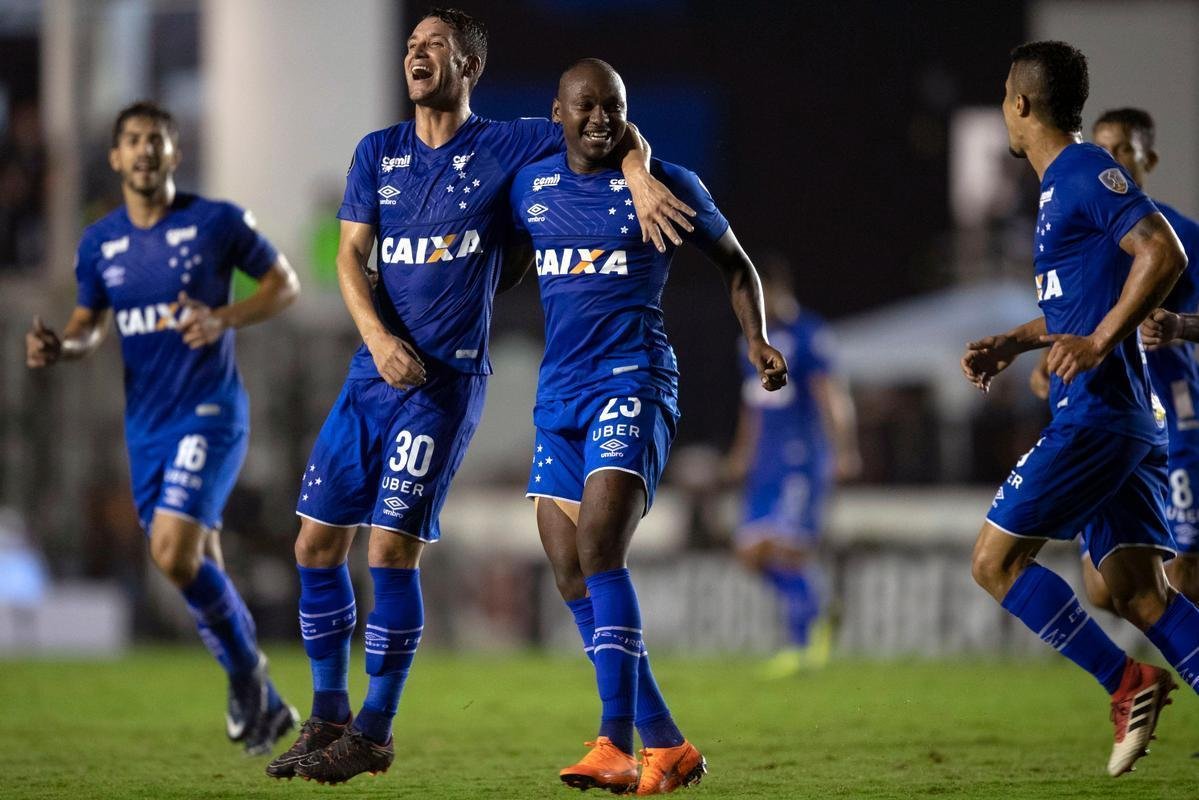 Cruzeiro goleou Vasco por 4 a 0 e causou a ira da torcida cruz-maltina em So Janurio