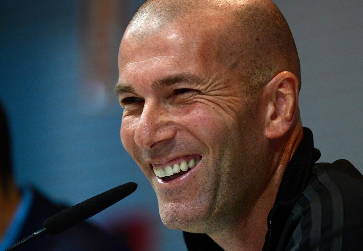 Veja imagens de Zidane como tcnico do Real Madrid
