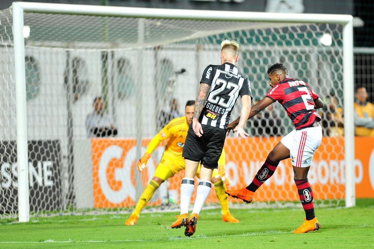 Fotos do primeiro tempo do duelo entre Atltico e Flamengo, no Independncia, pelo Brasileiro