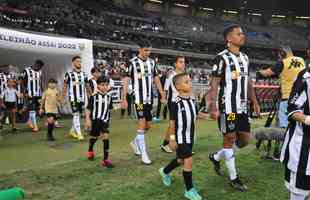 Mascotinhos do Atltico no jogo contra o Juventude, no Mineiro, pelo Campeonato Brasileiro de 2022