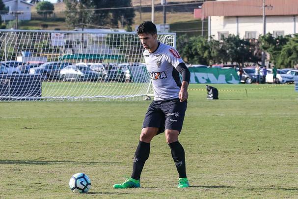 Rodrigão - contrato do zagueiro vai até maio de 2019