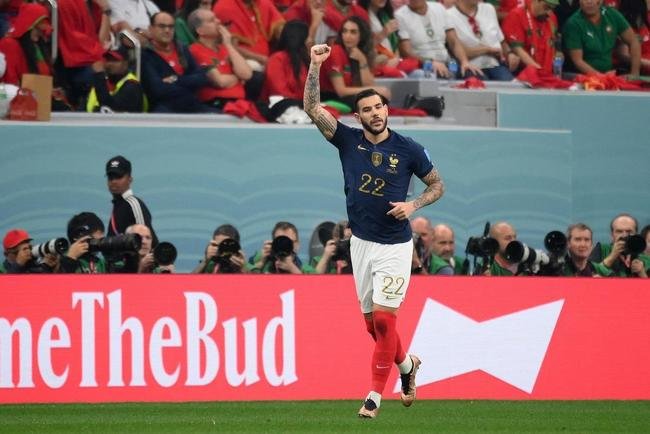 Fotos do gol de Theo Hernndez para a Frana na semifinal contra o Marrocos