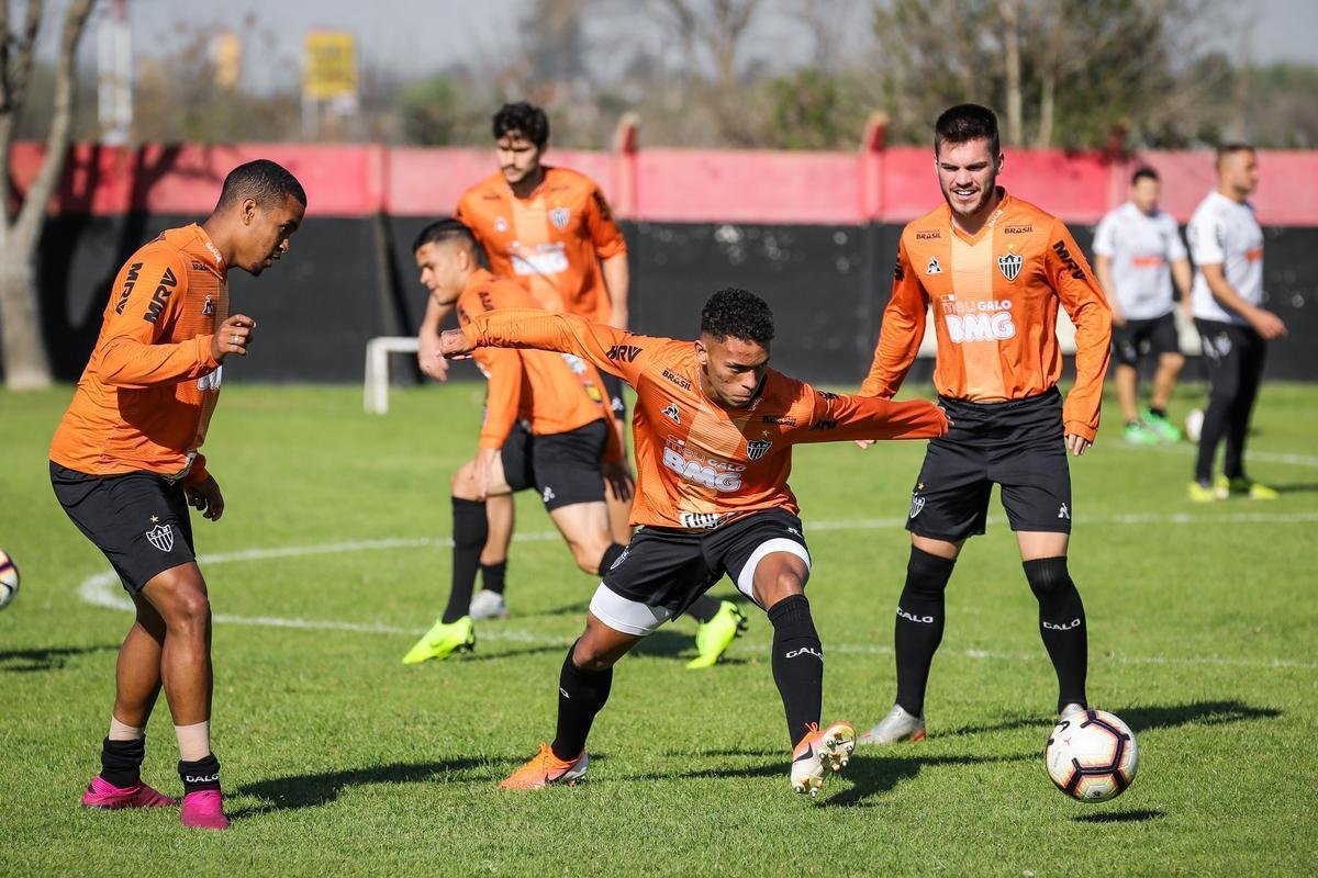 Nesta quarta-feira, Atltico treinou no centro de treinamento do Newell's Old Boys, em Rosrio, visando  partida de ida da semifinal da Copa Sul-Americana, diante do Coln. O duelo ser nesta quinta-feira, s 21h30, em Santa F, na Argentina.