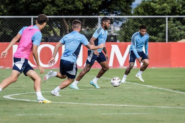 Imagens do treino do Cruzeiro nesta tera-feira (3 de janeiro), na Toca da Raposa II