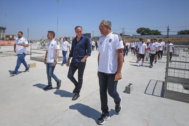 Na manh deste sbado (24/9), jogadores, comisso tcnica e diretoria do Atltico visitaram as obras da Arena MRV, futura casa do Galo.