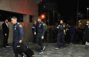 Fotos da chegada da Seleo Brasileira ao hotel Ouro Minas, em Belo Horizonte, local da partida de tera-feira, s 21h30, no Mineiro, contra a Argentina