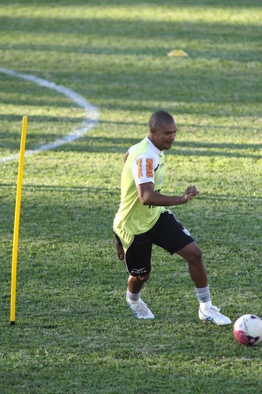 Em 23 jogos pelo Amrica, Agenor marcou 23 gols e deixou o clube em agosto de 2013, aps uma resciso amigvel de contrato