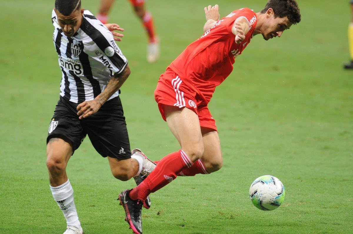 Jogo entre Atltico e Internacional, no Mineiro, terminou empatado por 2 a 2