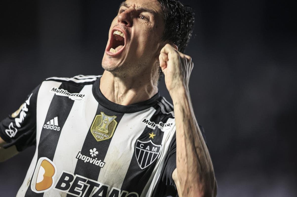 Fotos do jogo entre Santos e Atltico na Vila Belmiro, em Santos, pela 30 rodada do Campeonato Brasileiro