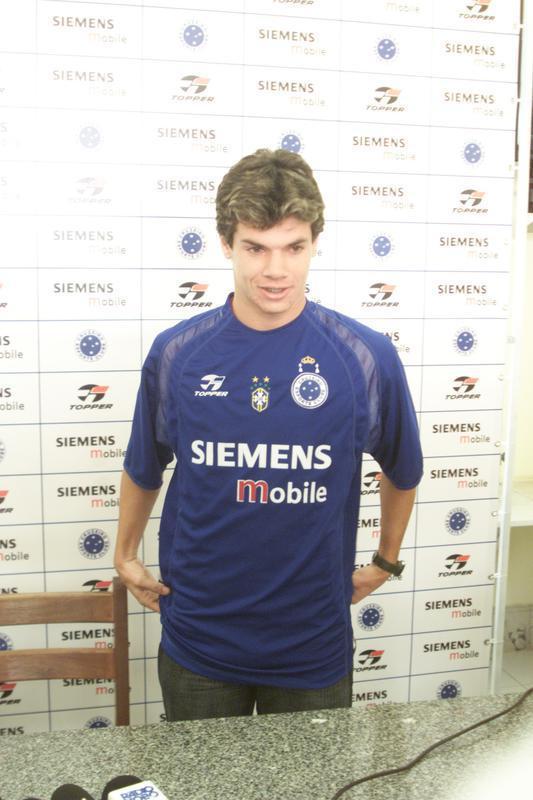 Em janeiro de 2007, o Cruzeiro anunciou a venda de Wagner ao Al Ittihad, da Arábia Saudita, por 5,4 milhões de euros. Em decorrência de calote por parte do clube do Oriente Médio, o jogador retornou à Toca durante o Campeonato Brasileiro. Por fim, em agosto de 2009, acabou negociado com o Lokomotiv Moscou, da Rússia. Em duas passagens pela Raposa, o armador marcou 36 gols em 219 jogos. Hoje, aos 35 anos, disputa a Série B pelo Juventude.
